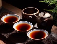 普洱生茶是當(dāng)年的好還是陳年的好？